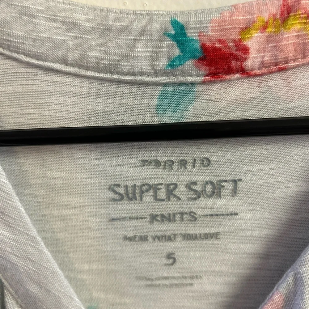 Torrid Floral Tank Top - Gray with Pink and Blue - Picture 5 of 5